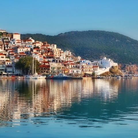 «Κινηματογραφική ακτινοβολία» - Η Σκόπελος στη λίστα με τους κορυφαίους προορισμούς της Μεσογείου