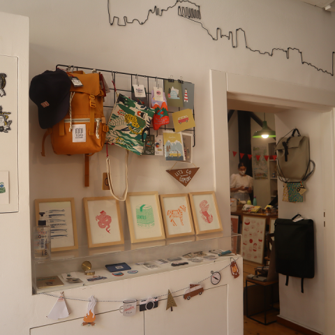 Το πιο εθιστικό Souvenir Shop στην Πλάκα