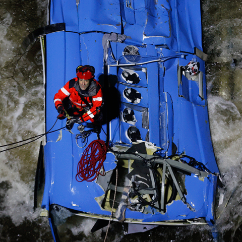 Λεωφορείο έπεσε σε ποτάμι στην Ισπανία