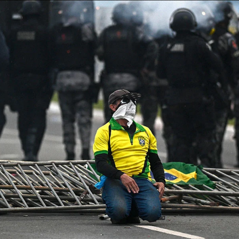 Οπαδοί του Μπολσονάρου προκάλεσαν χάος στην πρωτεύουσα της Βραζιλίας