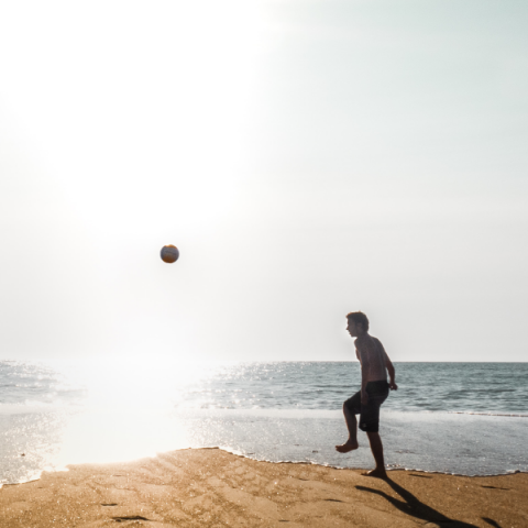 Ο Νίκος Καραχάλιος μοιράζεται μια ιστορία με τον Βασίλη –Βάσια– Χατζηπαναγή, τον «Έλληνα Maradona», στο Ζούμπερι