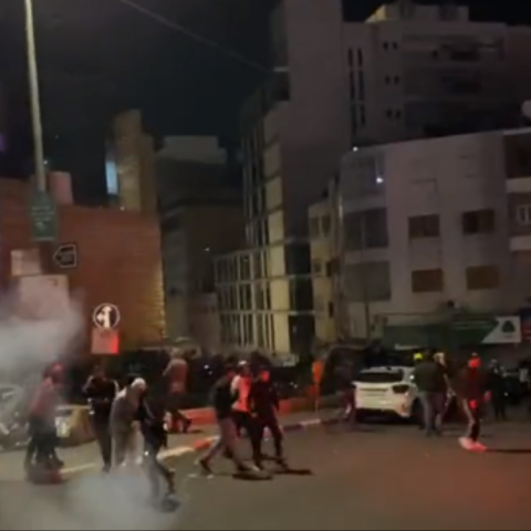 Ραμάλα: Εκατοντάδες άνθρωποι στους δρόμους