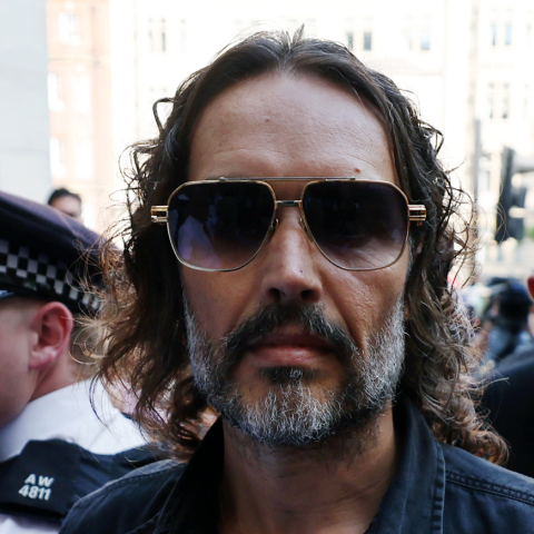 «Είμαι αθώος» - Ο Ράσελ Μπραντ για τον βιασμό και τις σεξουαλικές επιθέσεις κατά τεσσάρων γυναικών