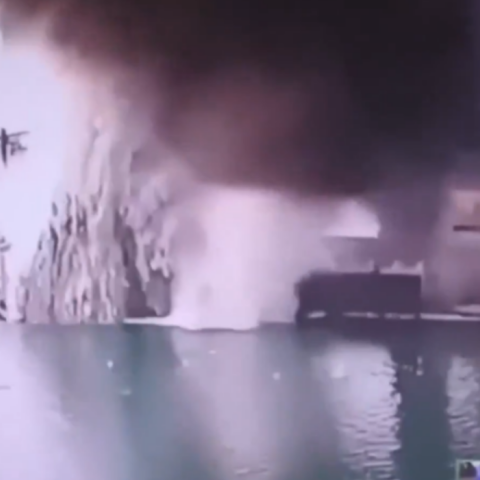 Η ουκρανική υπηρεσία ασφαλείας ανακοίνωσε ότι έπληξε με εκρηκτικά τη γέφυρα της Κριμαίας