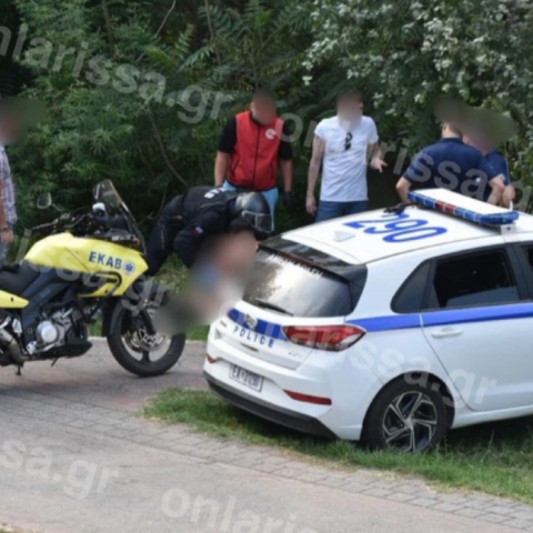 Σορός ατόμου εντοπίστηκε να επιπλέει στα νερά του Πηνείου, με τους περαστικούς να καλούν αστυνομία και ΕΚΑΒ