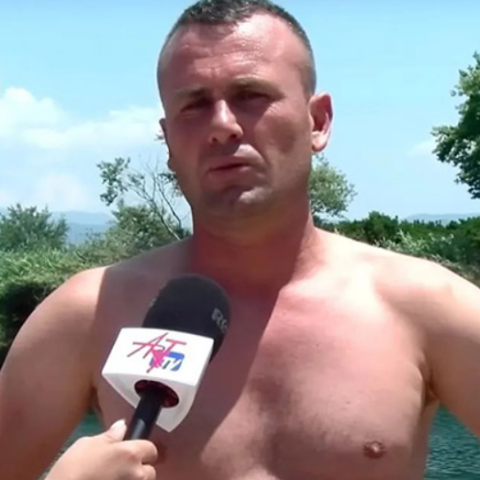 Θα κάνω τατουάζ τα δύο παιδιά, να τα έχω στην καρδιά μου - Συγκινεί ο Γκόγκα Λεβιάν που βούτηξε στον Άραχθο 