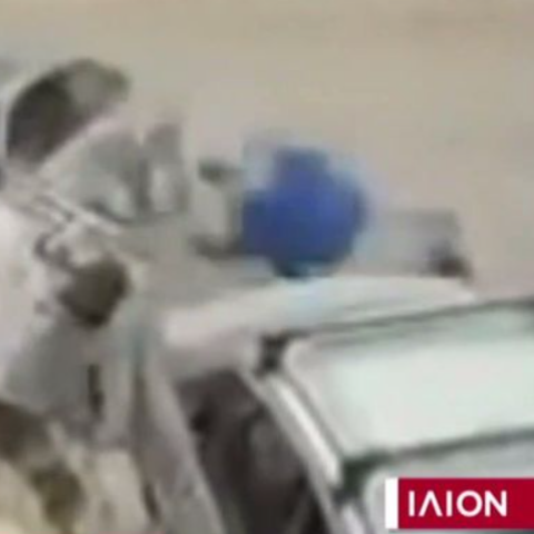 Τροχαίο στο Ίλιον: Η στιγμή που οδηγός παρασύρει τους τρεις πεζούς – Βίντεο ντοκουμέντο