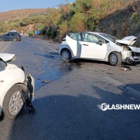Kαραμπόλα τριών οχημάτων στον ΒΟΑΚ - Δύο τραυματίες, μεταφέρθηκαν στο Γενικό Νοσοκομείο Χανίων