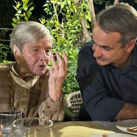 Η Ελένη Γλυκατζή - Αρβελέρ γιόρτασε τα 99α γενέθλιά της παρουσία του Κυριάκου Μητσοτάκη