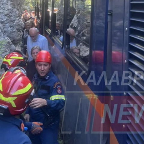 Καλάβρυτα: Εγκλωβισμένοι για αρκετές ώρες ήταν 101 επιβάτες στον Οδοντωτό