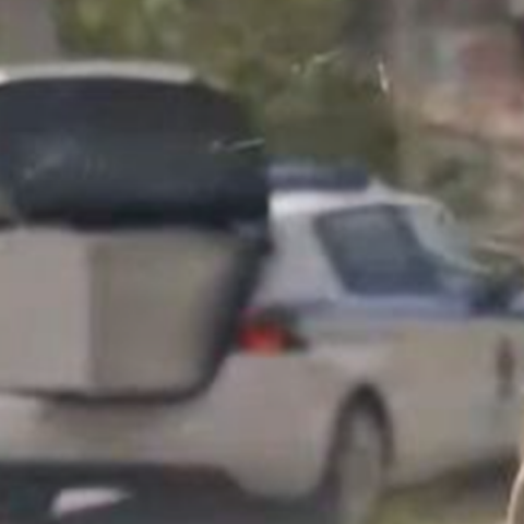 Σε διαθεσιμότητα ο αστυνομικός που μετέφερε ψυγείο με περιπολικό