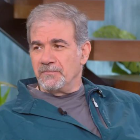 Σταρόβας: Δεν μπορώ να παίξω κιθάρα και να τραγουδήσω ταυτόχρονα, είναι δύσκολο