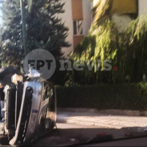 Τροχαίο ατύχημα στο Χαλάνδρι - Αναποδογύρισε αυτοκίνητο στην οδό Παλαιολόγου