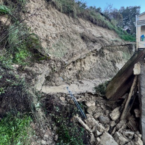 Στο έλεος της κακοκαιρίας η βόρεια Κέρκυρα: Κατολισθήσεις, αποκλεισμένοι δρόμοι και έντονα πλημμυρικά φαινόμενα