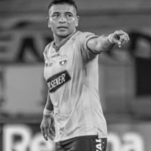 Νεκρός από πυροβολισμούς ο διεθνής ποδοσφαιριστής του Ισημερινού, Μάριο Πινέιδα