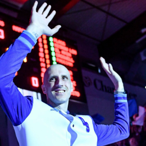 «Ελπίζω ότι τα χειρότερα έχουν περάσει» – Ο Πολονάρα επέστρεψε στο γήπεδο και αποθεώθηκε