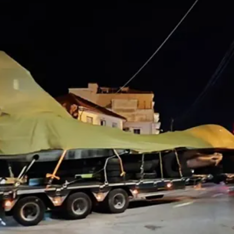 Μεταφέρθηκε με πλοίο το F-16 που έκανε αναγκαστική προσγείωση στο αεροδρόμιο Ζακύνθου
