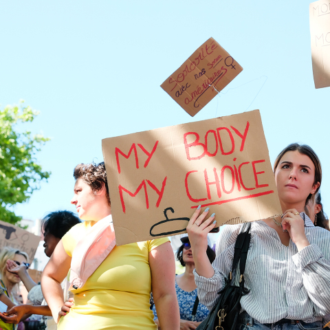 Διαδήλωση στο Παρίσι για την απαγόρευση των αμβλώσεων