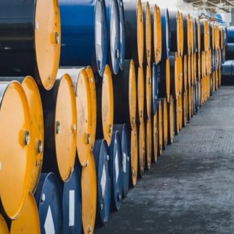 shutterstock_oil_petrelaio1-768x480__1_