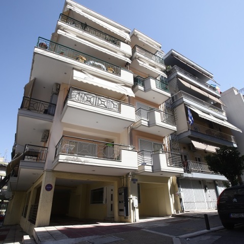 Μητροκτονία στη Θεσσαλονίκη: «Ακούγαμε τον γιo να φωνάζει στο διαμέρισμα»