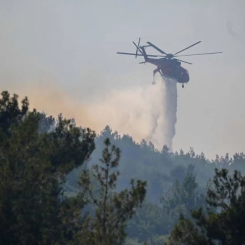 Φωτιά τώρα στην Ηλεία - Στη μάχη ελικόπτερο