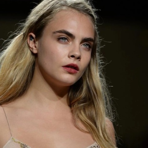 Η Κάρα Ντελεβίν