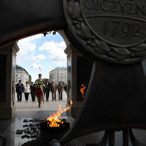 Πολωνία: Θα ζητήσει επανορθώσεις 1,3 τρισ. ευρώ από τη Γερμανία για τον Β’ Παγκόσμιο Πόλεμο