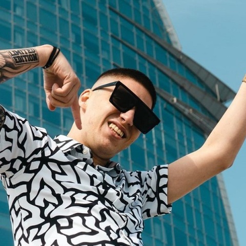 Ο τράπερ Trannos