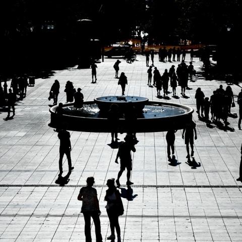 Πολίτες στην πλατεία Συντάγματος