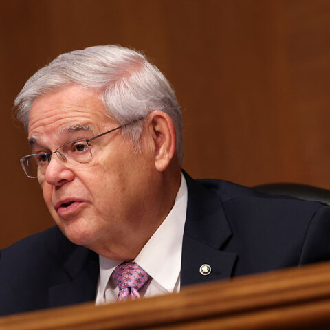 Μπομπ Μενέντεζ: Η πρώτη απάντησή του μετά τις κατηγορίες για διαφθορά