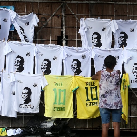 Η Βραζιλία λέει αντίο στον Πελέ - Δείτε live