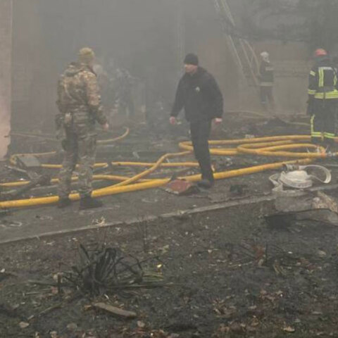 Ελικόπτερο έπεσε κοντά σε παιδικό σταθμό στο Κίεβο