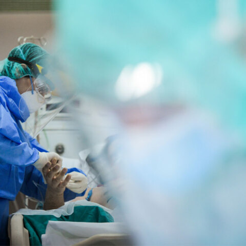 Ασθενής με κορωνοϊό στη ΜΕΘ