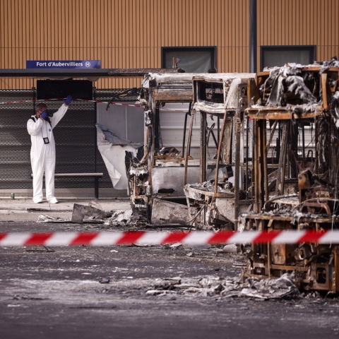 Η Γαλλία «φλέγεται»: Έκτακτα μέτρα για την αντιμετώπιση των ταραχών