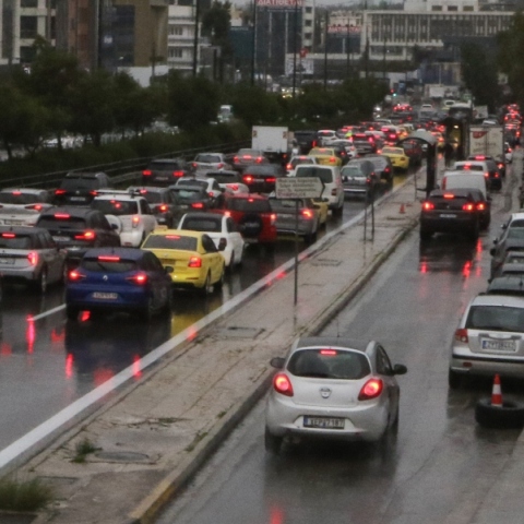 Κίνηση τώρα: Μετ' εμποδίων η κυκλοφορία σε Κηφισό και Κηφισίας 