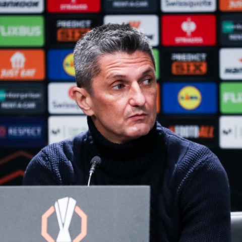 Ο προπονητής του ΠΑΟΚ Ραζβάν Λουτσέσκου 