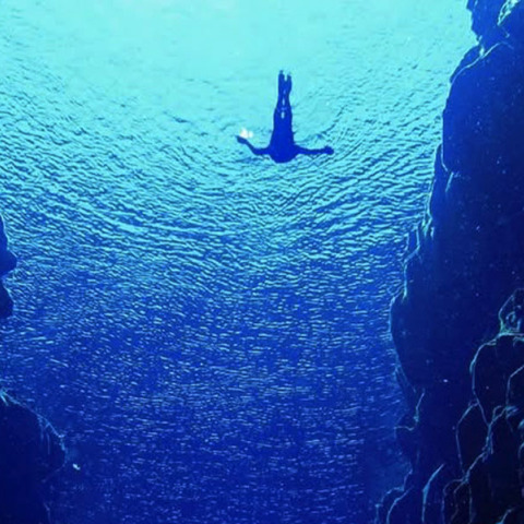 Ιωάννα Γκανέτσα: Κολυμπώντας στο ρήγμα Σίλφρα, εκεί όπου αγγίζεις δύο ηπείρους