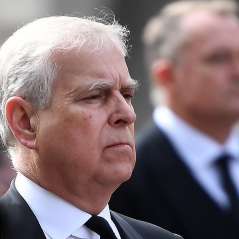 Η πτώση του δούκα του Γιορκ: Ο Άντριου χάνει και τον τελευταίο στρατιωτικό του τίτλο