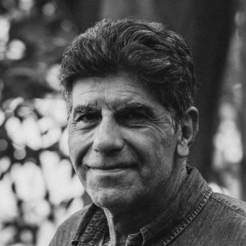 Γιάννης Μπέζος