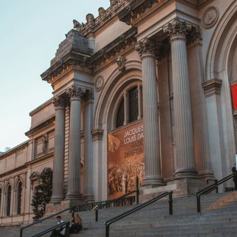 Met Gala 2026: Το Met Museum αποκαλύπτει το νέο θέμα – «Costume Art» ενώνει μόδα και εικαστικά