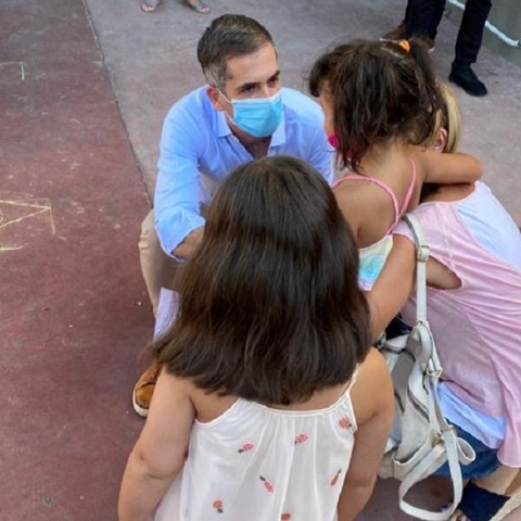 Επίσκεψη Μπακογιάννη σε δημοτικό σχολείο της Αθήνας