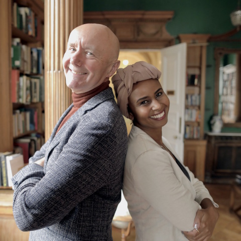 Οι συγγραφείς Irvin Welsh και Nadifa Mohamed 