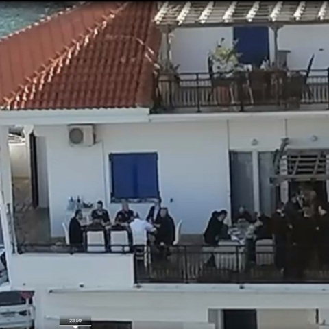 Η φωτογραφία από την επίσκεψη Μητσοτάκη στην Ικαρία