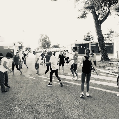 Άνθρωποι που χορεύουν