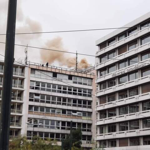 Φωτιά σε εστιατόριο στο κέντρο της Αθήνας