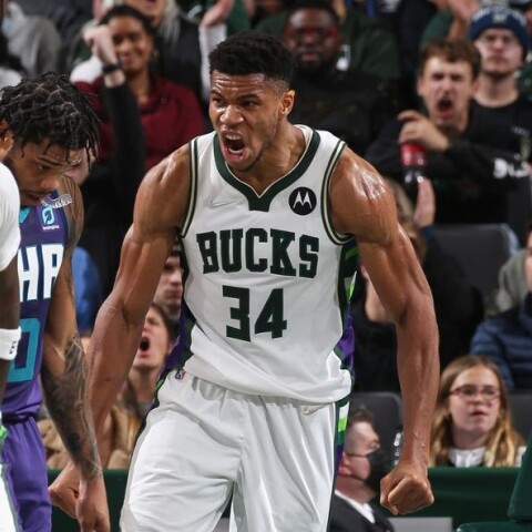 Δύσκολη νίκη των Μπακς του Γιάννη Αντετοκούνμπο επί των Χόρνετς