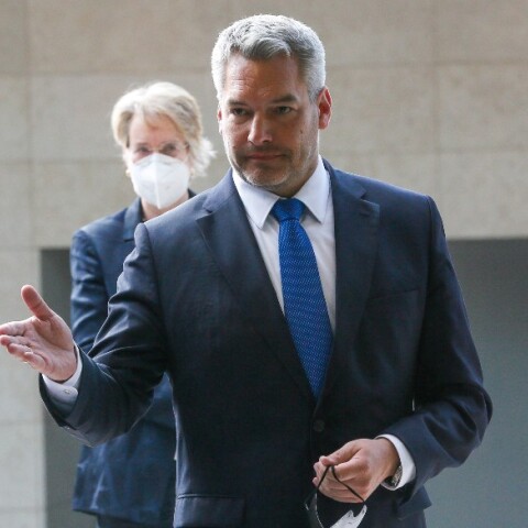 Κοντά στην καγκελαρία της Αυστρίας ο Καρλ Νεχάμερ