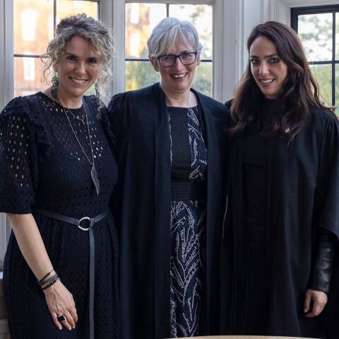 Η Δόμνα Μιχαηλίδου στο Cambridge - Με καθηγήτριες του Newnham