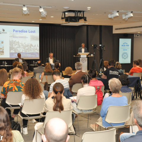 Γενική άποψη της αίθουσας στη βιβλιοθήκη του Αμερικανικού Κολλεγίου Ελλάδος κατά τη διάρκεια της παρουσίασης