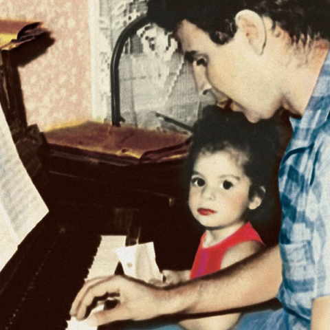 «Αναμνήσεις ενός κοριτσιού με τραγούδια του Μίκη Θεοδωράκη» στην Εθνική Λυρική Σκηνή